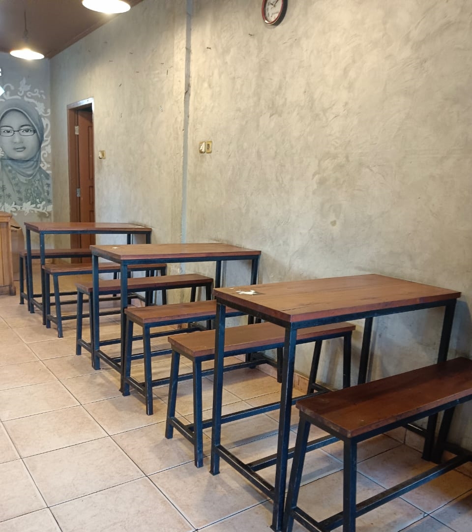 Suasana Warung Bojonegoro