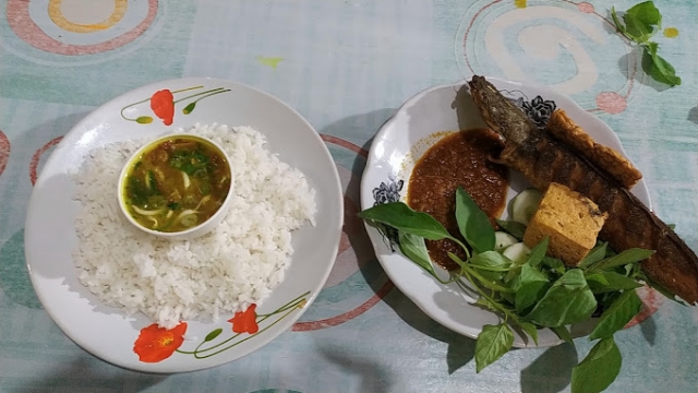 Hidangan Pecel Lele Mas Adit